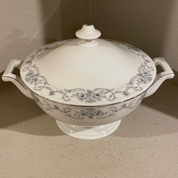 VTG- Johann Haviland Bavaria Rhineland Footed Round Soup Tourine with Lid 11” - Picture 3 of 11